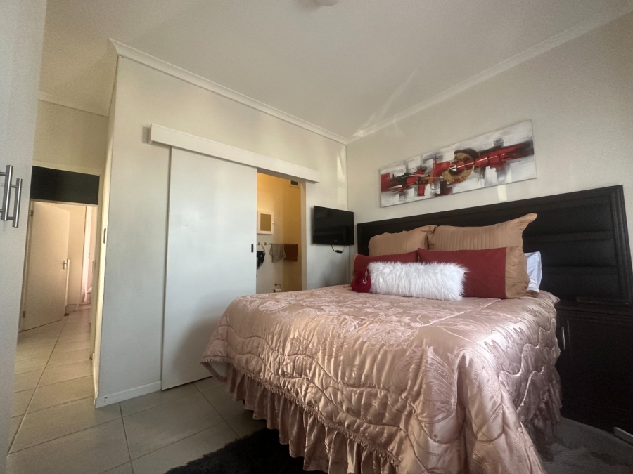 2 Bedroom Property for Sale in Parklands Western Cape